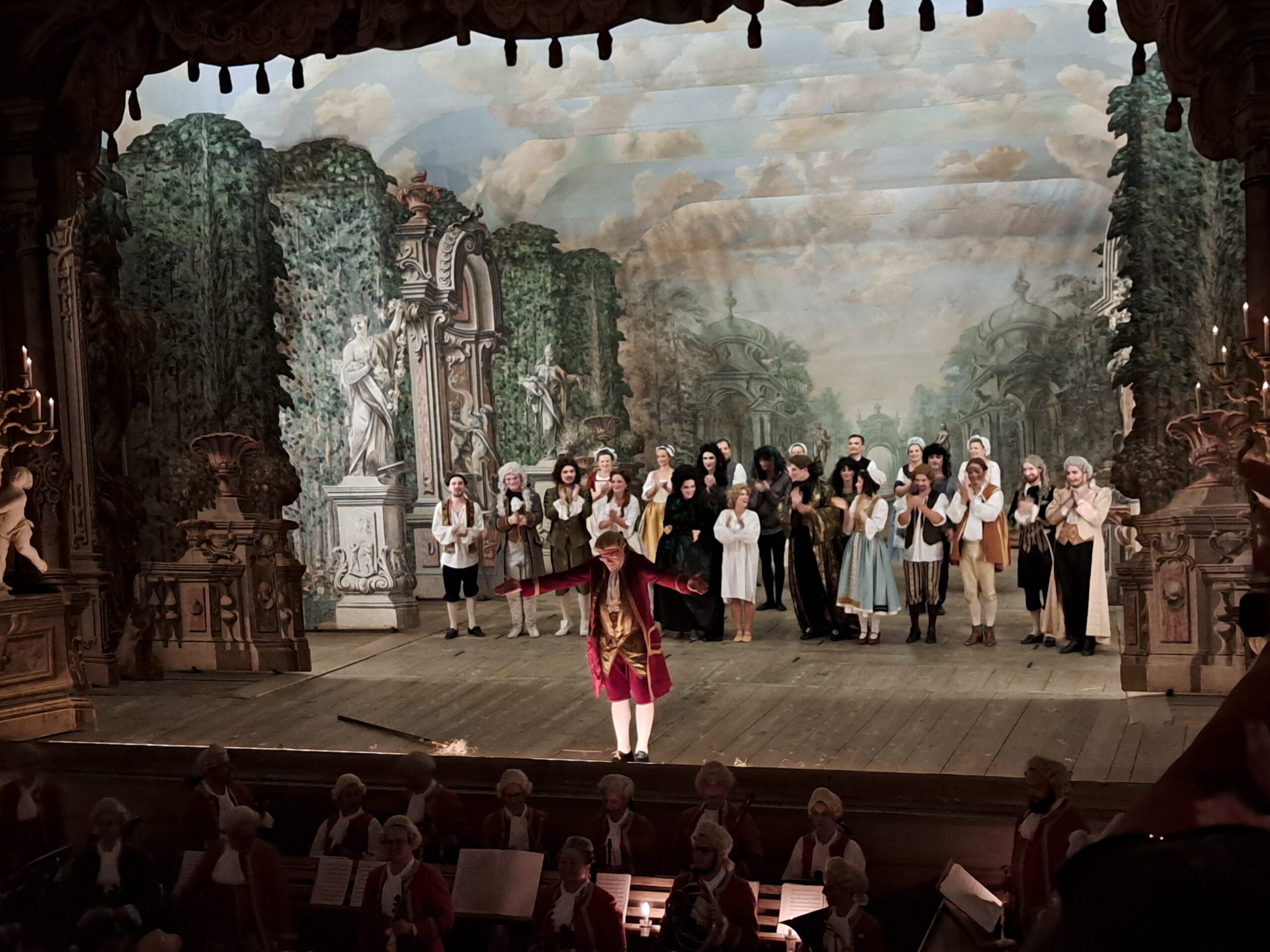 Mehr über den Artikel erfahren Wolff’s on tour… Ein Sommerabend wie zur Barockzeit – Unsere Reise zur Barocknacht in Krumau